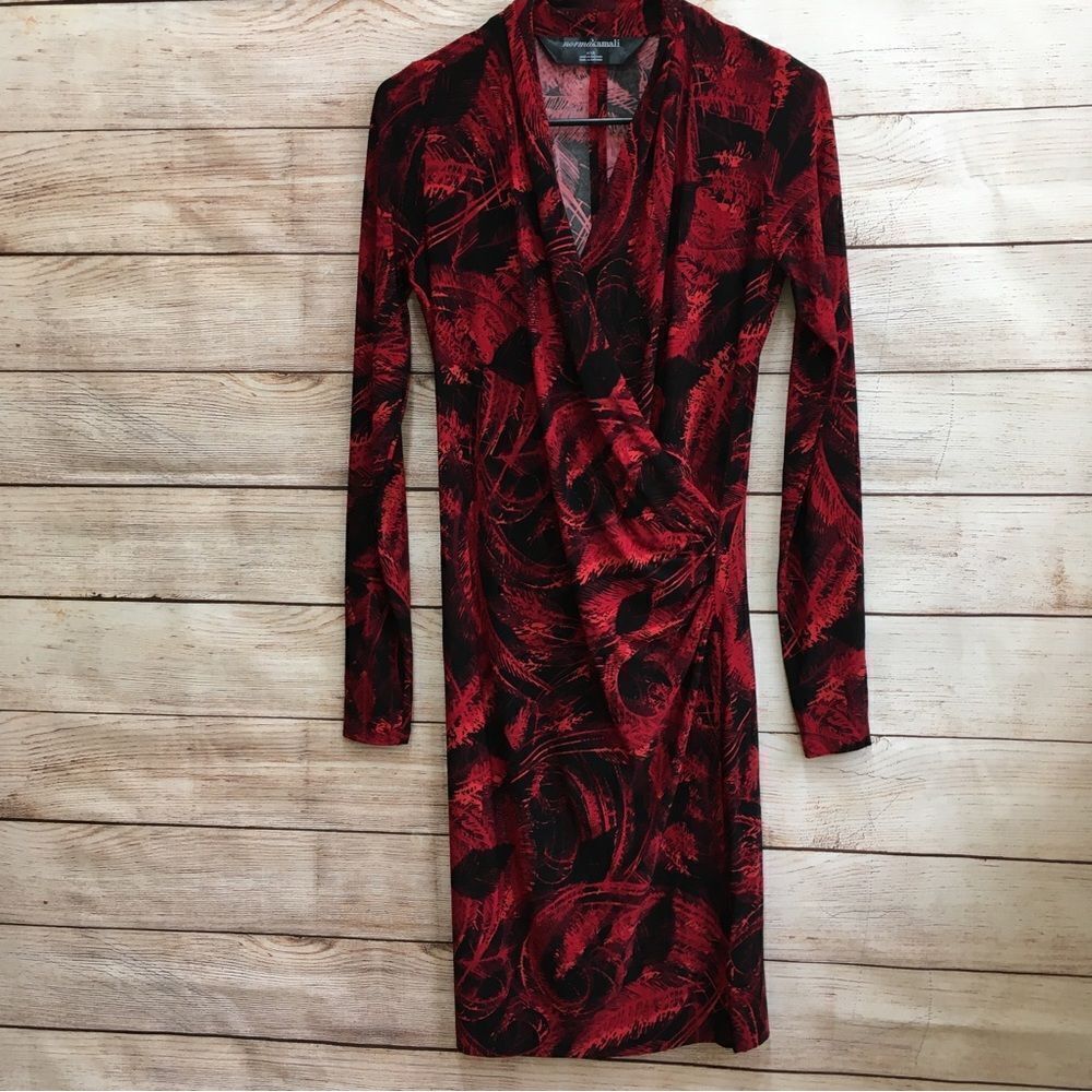 NORMA‎ KAMALI FEATHER PRINT DRESS IN RED AND BLACK